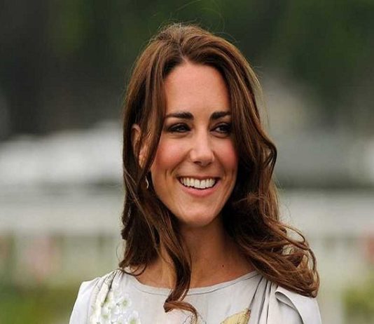 A Karl Lagerfeld le gustaría que Kate Middleton enseñara más carne